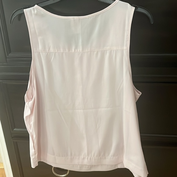 Frenchi Scallop Top‎ - Picture 3 of 6